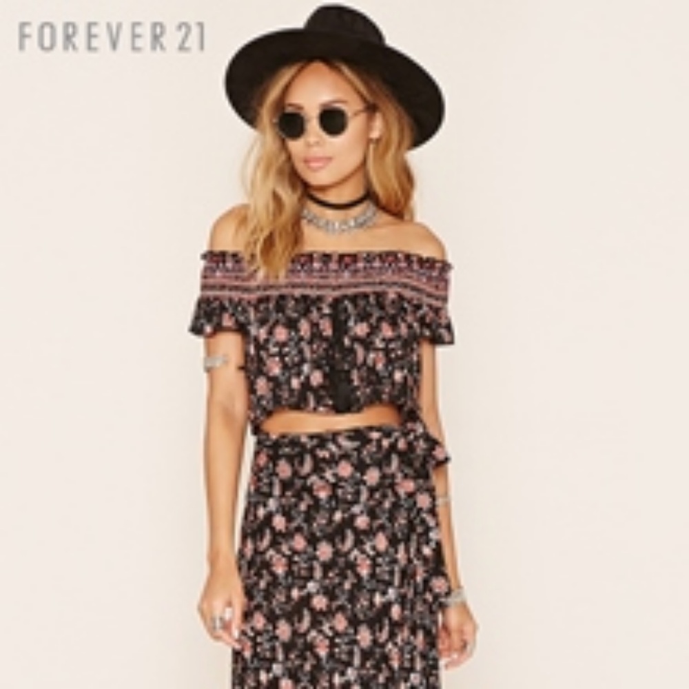 BOHO Off the shoulder Floral Crop Top